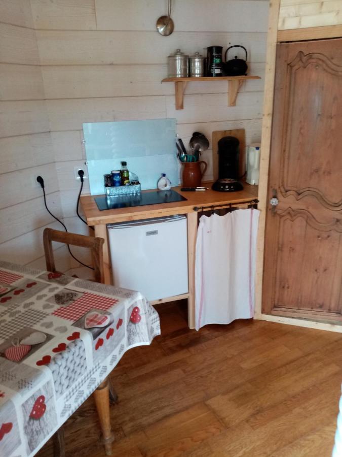 La Tour De Ver Gite Atypique Possibilite Table D'Hotes Sur Reservation Exteriér fotografie